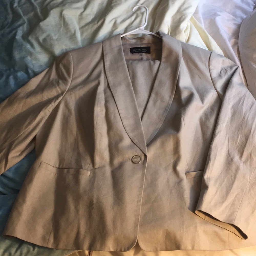 EUC Evan Picone Black Label two piece suit